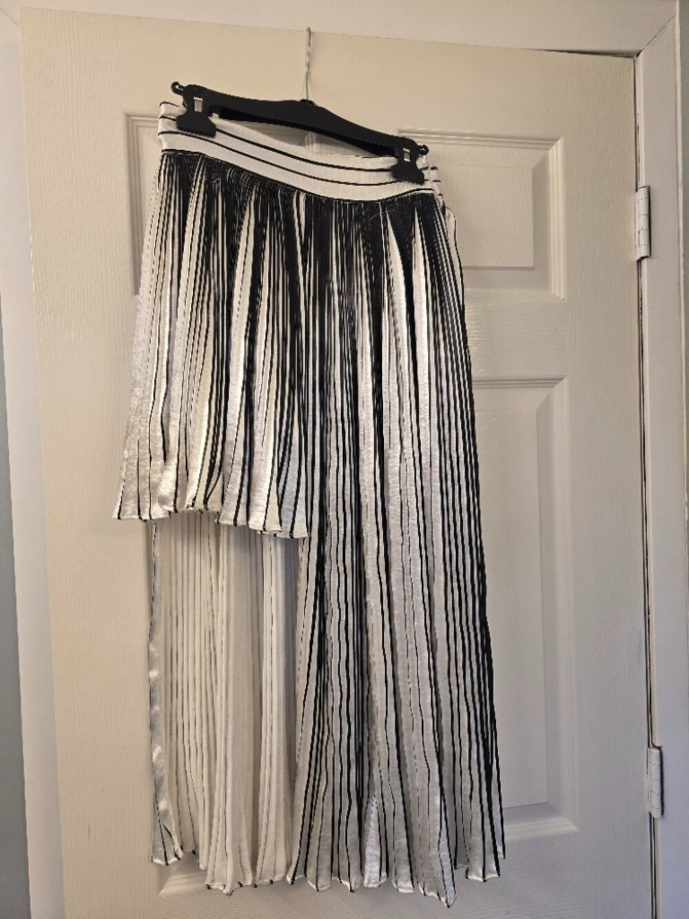 ✨ Kate Hewko Statement Pleated Skirt – Black & White Fringe ✨